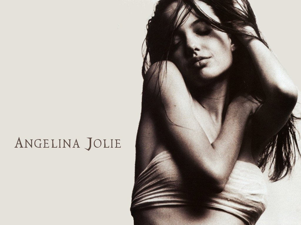 angelina_jolie_4_1024x768.jpg